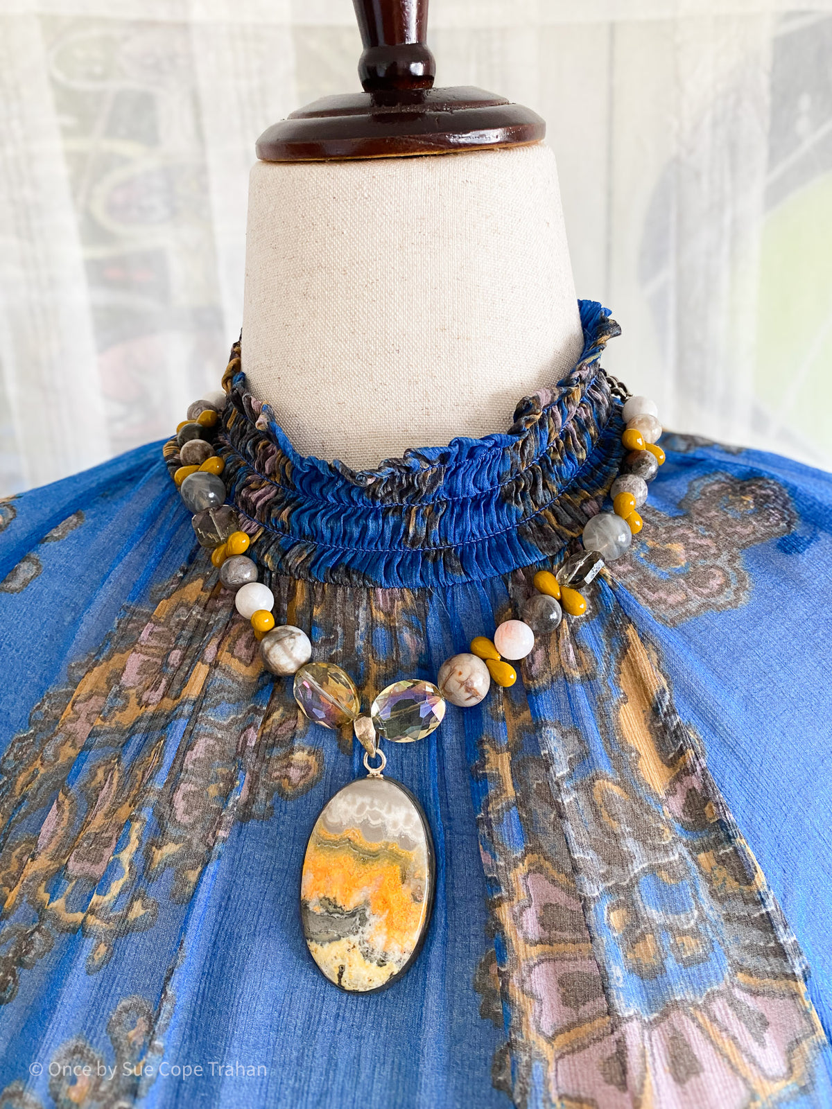 Bumblebee Jasper