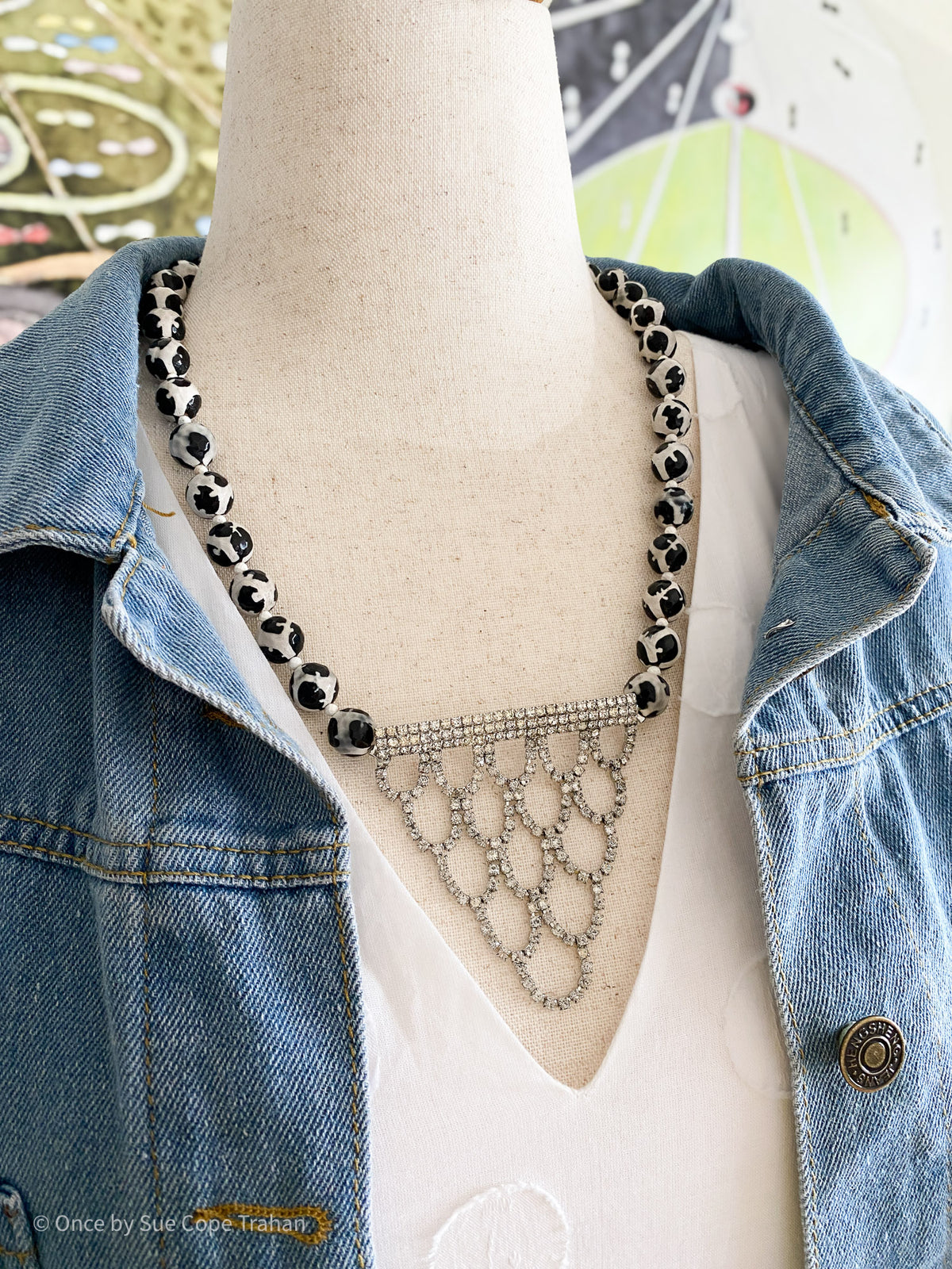 France 40's Brooch, Black & Cream