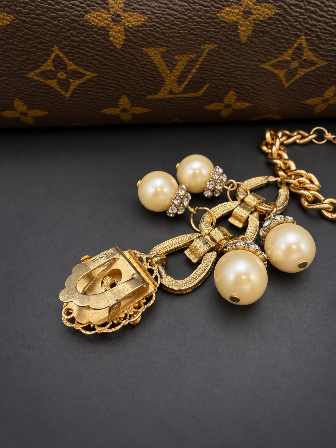 Bag Charm - Pearl Drop Dress Clip