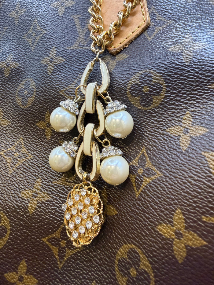 Bag Charm - Pearl Drop Dress Clip